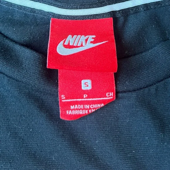 Nike tshirt - Picture 2 of 3